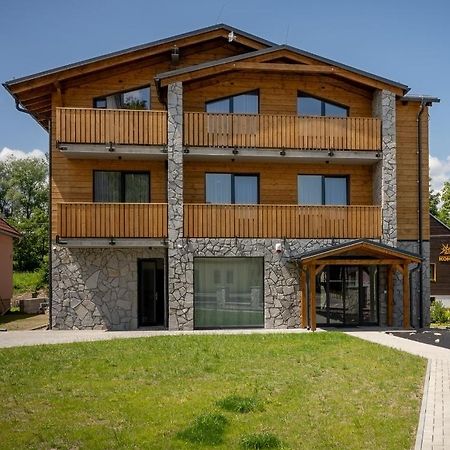 Berg Liptov Hotel Lipótszentmiklós Kültér fotó