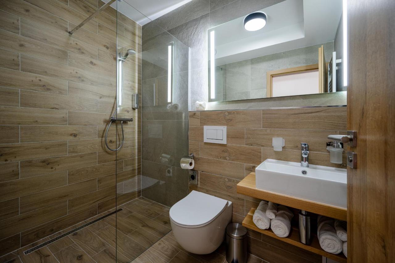 Berg Liptov Hotel Lipótszentmiklós Kültér fotó