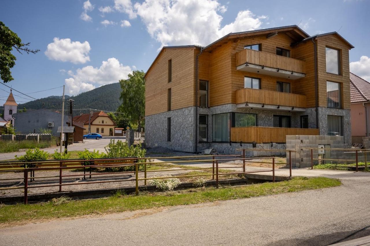 Berg Liptov Hotel Lipótszentmiklós Kültér fotó