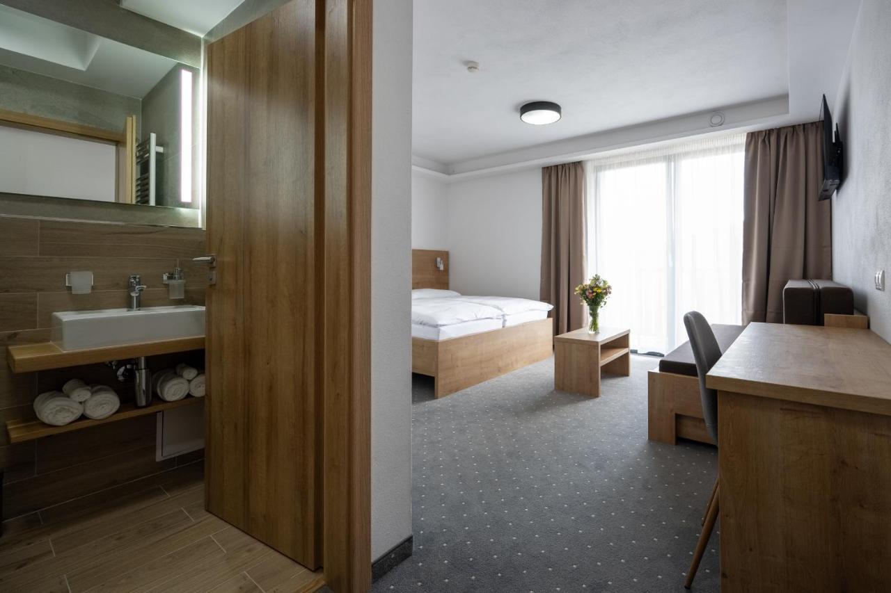 Berg Liptov Hotel Lipótszentmiklós Kültér fotó