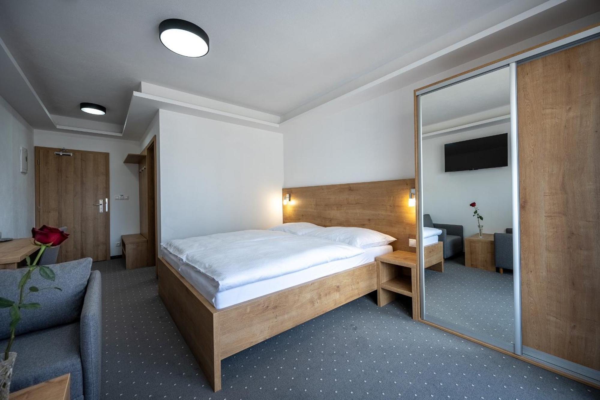 Berg Liptov Hotel Lipótszentmiklós Kültér fotó