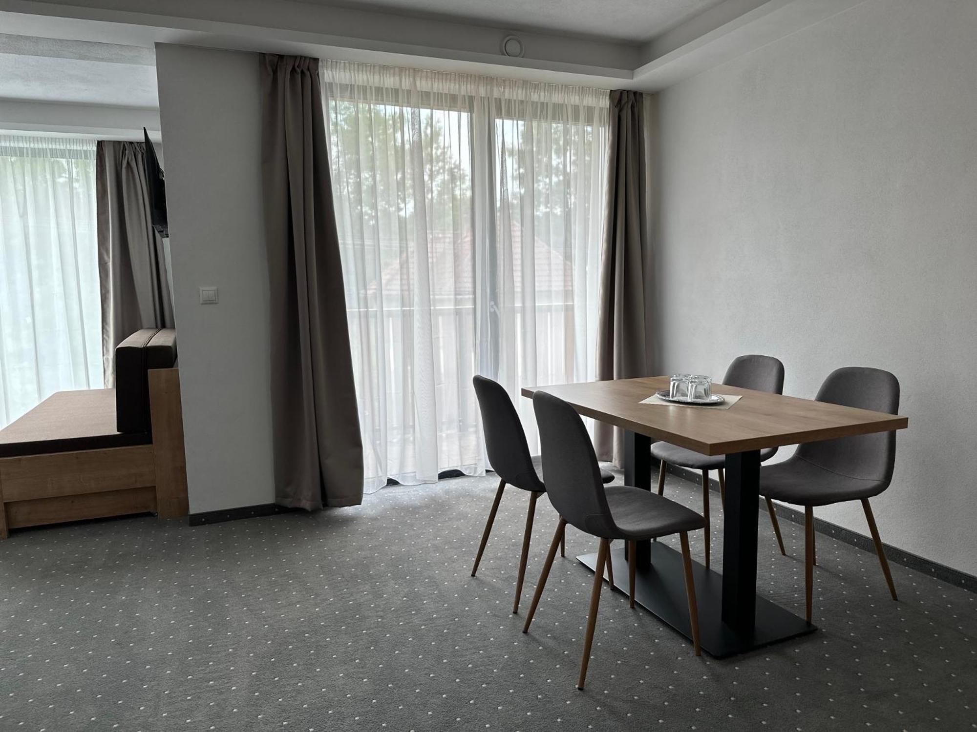 Berg Liptov Hotel Lipótszentmiklós Kültér fotó